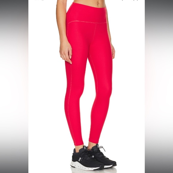 Beyond Yoga Powerbeyond Strive High Waisted Legging Sz M in Retro Red NWT 90 - Picture 1 of 16